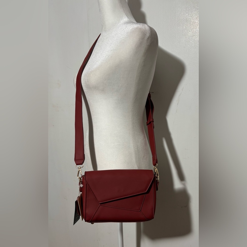Mellow World. Red crossbody bag 100% Vegan leather.